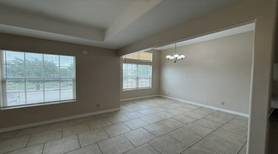 2720 Camelot Dr, Laredo, Texas 78041, 2 Bedrooms Bedrooms, 4 Rooms Rooms,2 BathroomsBathrooms,Residential,For Rent,2720 Camelot Dr,20262472