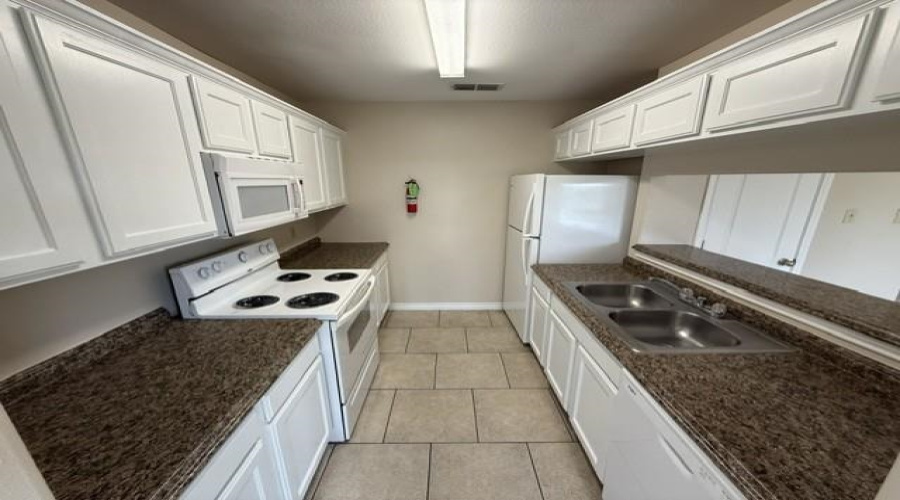 2720 Camelot Dr, Laredo, Texas 78041, 2 Bedrooms Bedrooms, 4 Rooms Rooms,2 BathroomsBathrooms,Residential,For Rent,2720 Camelot Dr,20262472