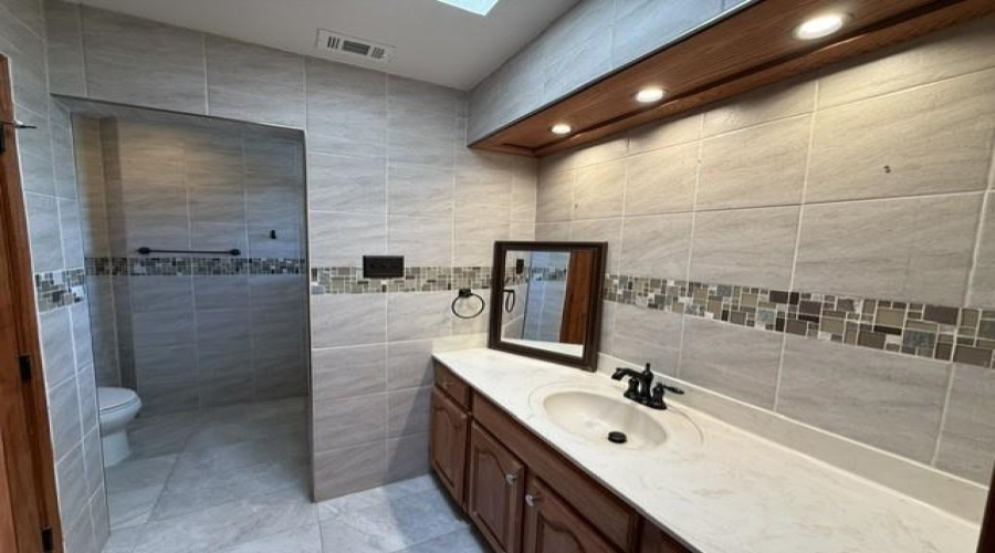 8611 Chris Ln, Laredo, Texas 78045, 3 Bedrooms Bedrooms, 5 Rooms Rooms,2 BathroomsBathrooms,Residential,For Rent,8611 Chris Ln,20262473