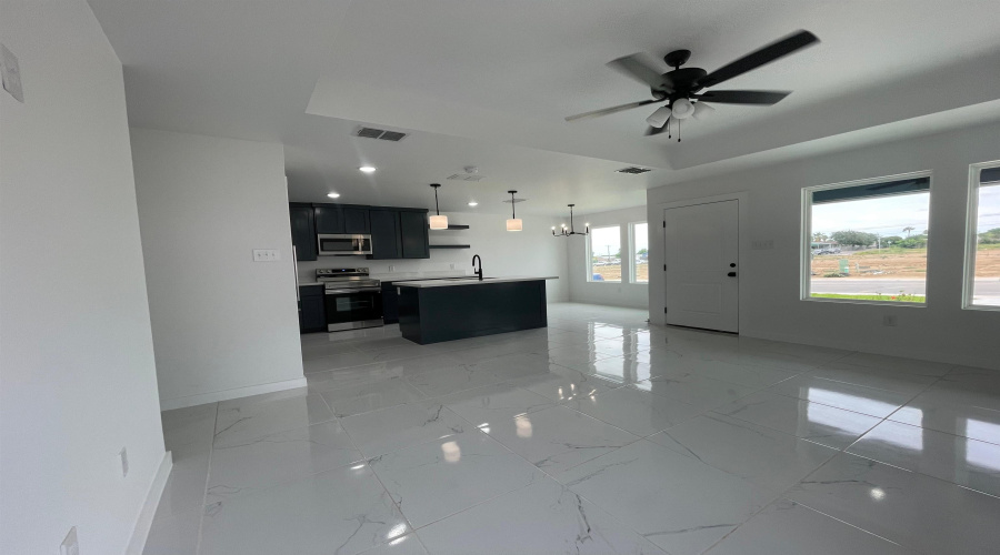 7017 Castano Dr., Laredo, Texas 78046, 3 Bedrooms Bedrooms, 5 Rooms Rooms,2 BathroomsBathrooms,Residential,For Rent,7017 Castano Dr.,20262475
