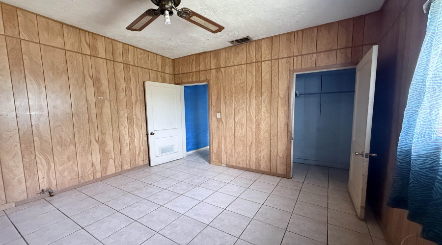 2116 Springfield Ave, Laredo, Texas 78040, 3 Bedrooms Bedrooms, 5 Rooms Rooms,2 BathroomsBathrooms,Residential,For Sale,2116 Springfield Ave,20262476