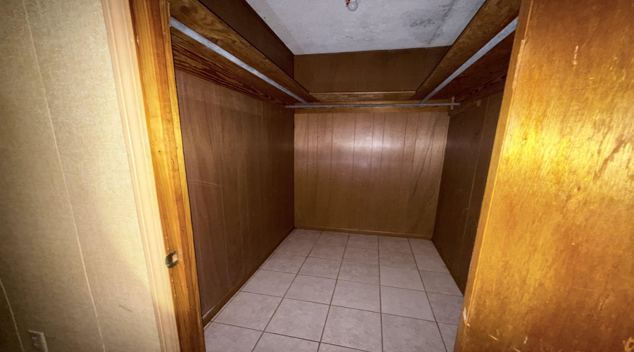 2116 Springfield Ave, Laredo, Texas 78040, 3 Bedrooms Bedrooms, 5 Rooms Rooms,2 BathroomsBathrooms,Residential,For Sale,2116 Springfield Ave,20262476