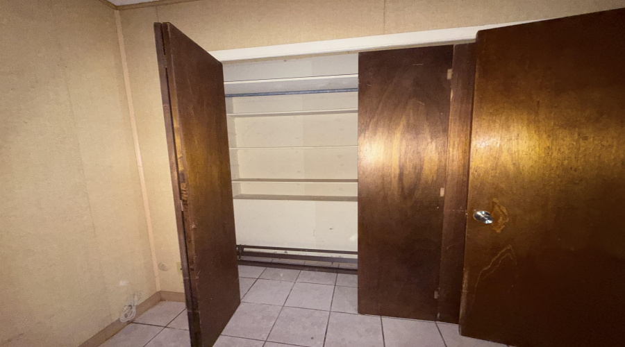 2116 Springfield Ave, Laredo, Texas 78040, 3 Bedrooms Bedrooms, 5 Rooms Rooms,2 BathroomsBathrooms,Residential,For Sale,2116 Springfield Ave,20262476