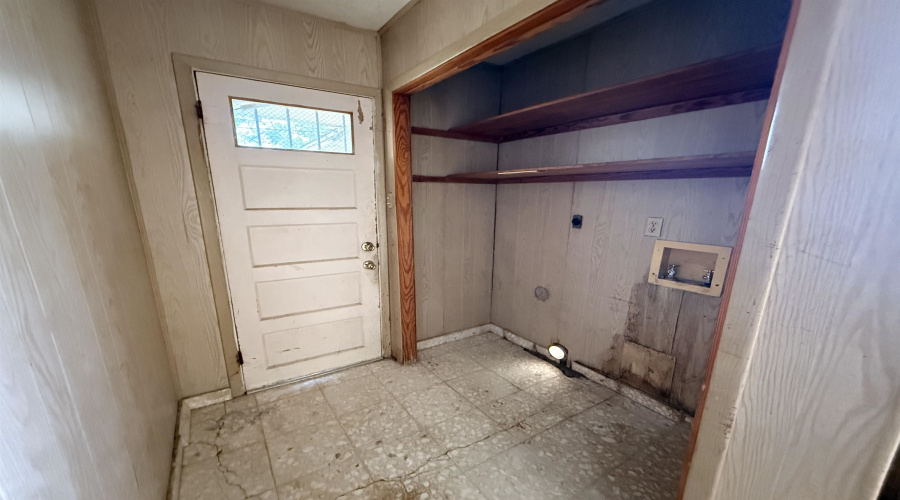 2116 Springfield Ave, Laredo, Texas 78040, 3 Bedrooms Bedrooms, 5 Rooms Rooms,2 BathroomsBathrooms,Residential,For Sale,2116 Springfield Ave,20262476