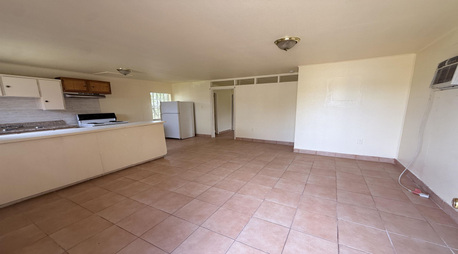 2116 Springfield Ave, Laredo, Texas 78040, 3 Bedrooms Bedrooms, 5 Rooms Rooms,2 BathroomsBathrooms,Residential,For Sale,2116 Springfield Ave,20262476