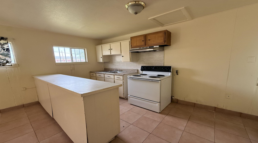 2116 Springfield Ave, Laredo, Texas 78040, 3 Bedrooms Bedrooms, 5 Rooms Rooms,2 BathroomsBathrooms,Residential,For Sale,2116 Springfield Ave,20262476