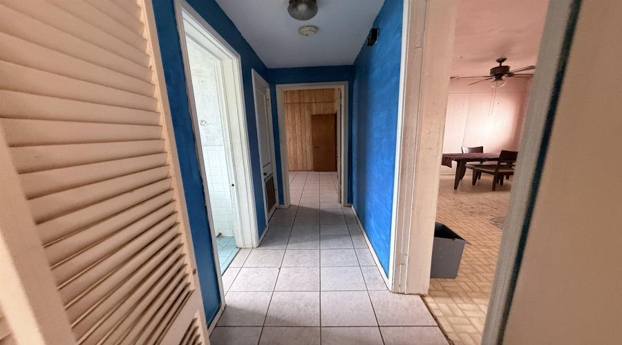2116 Springfield Ave, Laredo, Texas 78040, 3 Bedrooms Bedrooms, 5 Rooms Rooms,2 BathroomsBathrooms,Residential,For Sale,2116 Springfield Ave,20262476
