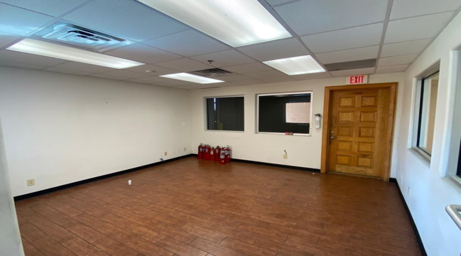2202 Santa Rita Ave, Laredo, TX, Texas 78040, 1 Bedroom Bedrooms, 11 Rooms Rooms,3 BathroomsBathrooms,Commercial/industrial,For Rent,2202 Santa Rita Ave,20262482