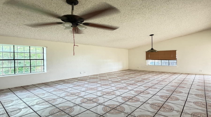 1507 Agave Dr, Laredo, Texas 78041, 3 Bedrooms Bedrooms, 5 Rooms Rooms,2 BathroomsBathrooms,Residential,For Rent,1507 Agave Dr,20262478