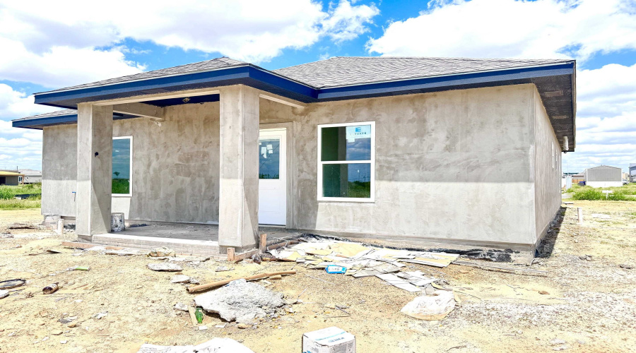 5003 Luna Grande Lp., LAREDO, Texas 78046, 3 Bedrooms Bedrooms, 5 Rooms Rooms,2 BathroomsBathrooms,Residential,For Sale,5003 Luna Grande Lp.,20262479