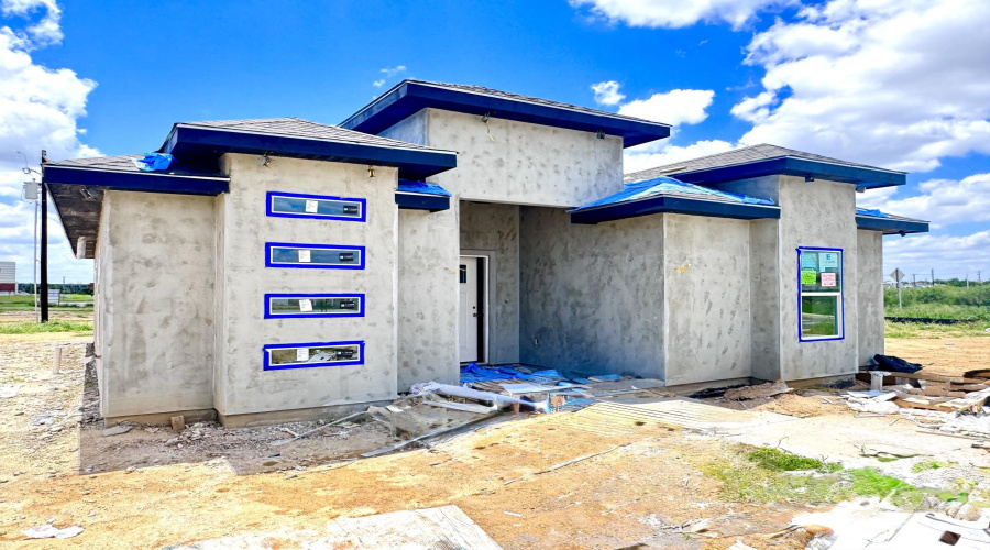 5003 Luna Grande Lp., LAREDO, Texas 78046, 3 Bedrooms Bedrooms, 5 Rooms Rooms,2 BathroomsBathrooms,Residential,For Sale,5003 Luna Grande Lp.,20262479