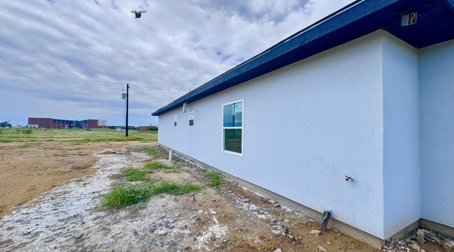 5003 Luna Grande Lp., LAREDO, Texas 78046, 3 Bedrooms Bedrooms, 5 Rooms Rooms,2 BathroomsBathrooms,Residential,For Sale,5003 Luna Grande Lp.,20262479