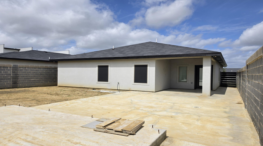 1903 Calvillo Dr., Laredo, Texas 78046-5275, 3 Bedrooms Bedrooms, 4 Rooms Rooms,2 BathroomsBathrooms,Residential,For Sale,1903 Calvillo Dr.,20262481
