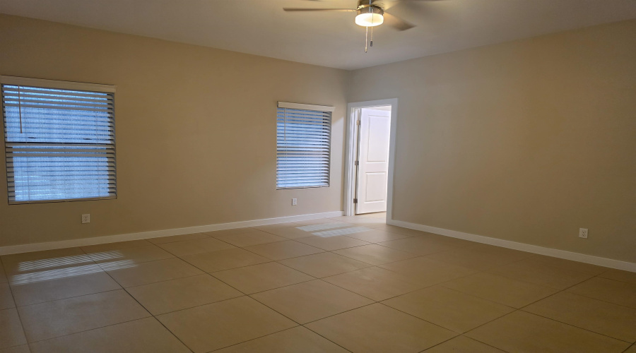 1903 Calvillo Dr., Laredo, Texas 78046-5275, 3 Bedrooms Bedrooms, 4 Rooms Rooms,2 BathroomsBathrooms,Residential,For Sale,1903 Calvillo Dr.,20262481