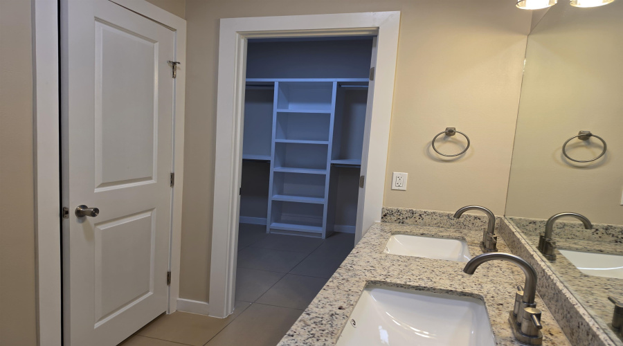1903 Calvillo Dr., Laredo, Texas 78046-5275, 3 Bedrooms Bedrooms, 4 Rooms Rooms,2 BathroomsBathrooms,Residential,For Sale,1903 Calvillo Dr.,20262481