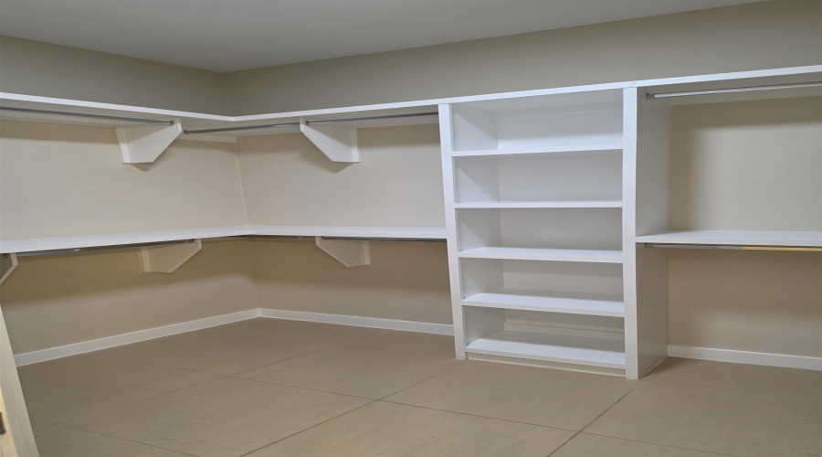 1903 Calvillo Dr., Laredo, Texas 78046-5275, 3 Bedrooms Bedrooms, 4 Rooms Rooms,2 BathroomsBathrooms,Residential,For Sale,1903 Calvillo Dr.,20262481