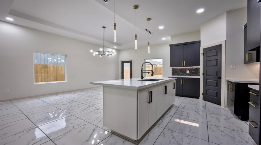 2914 Coventry Dr., LAREDO, Texas 78046, 3 Bedrooms Bedrooms, 5 Rooms Rooms,2 BathroomsBathrooms,Residential,For Sale,2914 Coventry Dr.,20262485