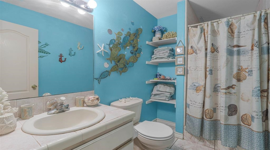 329 Old Milwaukee Rd., LAREDO, Texas 78043, 5 Bedrooms Bedrooms, 8 Rooms Rooms,3 BathroomsBathrooms,Residential,For Sale,329 Old Milwaukee Rd.,20262486