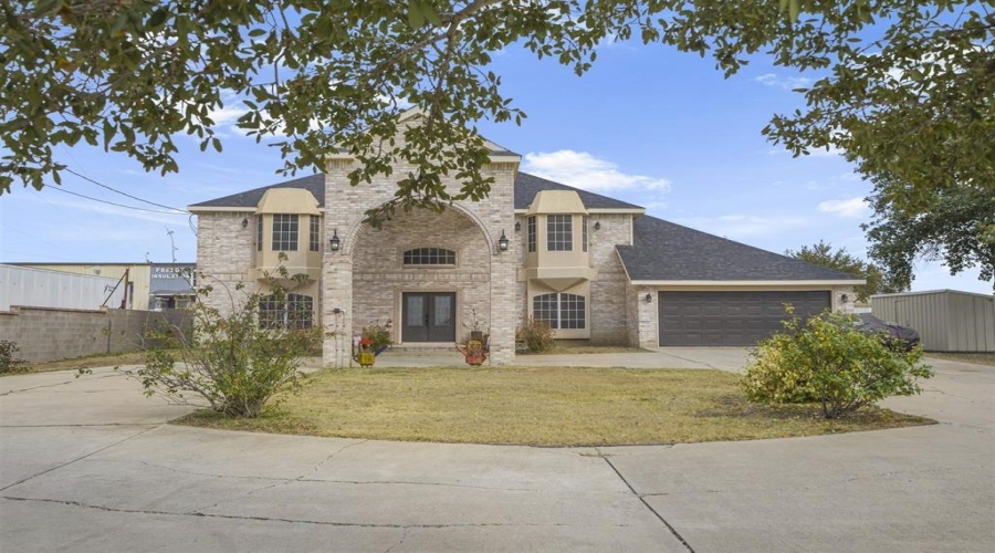329 Old Milwaukee Rd., LAREDO, Texas 78043, 5 Bedrooms Bedrooms, 8 Rooms Rooms,3 BathroomsBathrooms,Residential,For Sale,329 Old Milwaukee Rd.,20262486