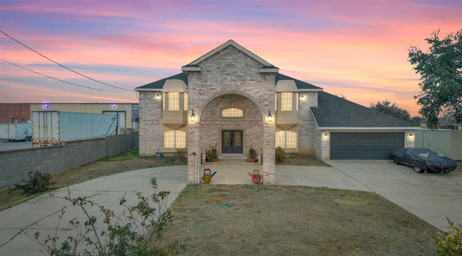 329 Old Milwaukee Rd., LAREDO, Texas 78043, 5 Bedrooms Bedrooms, 8 Rooms Rooms,3 BathroomsBathrooms,Residential,For Sale,329 Old Milwaukee Rd.,20262486