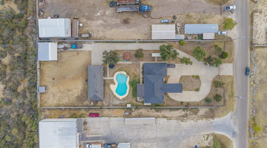 329 Old Milwaukee Rd., LAREDO, Texas 78043, 5 Bedrooms Bedrooms, 8 Rooms Rooms,3 BathroomsBathrooms,Residential,For Sale,329 Old Milwaukee Rd.,20262486