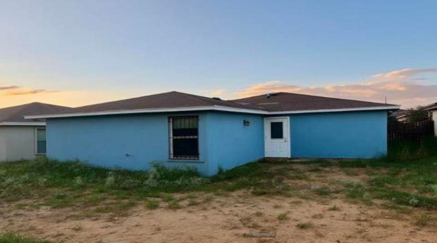 2529 Sabana Ln, Laredo, Texas 78046, 4 Bedrooms Bedrooms, 5 Rooms Rooms,2 BathroomsBathrooms,Residential,For Sale,2529 Sabana Ln,20262489