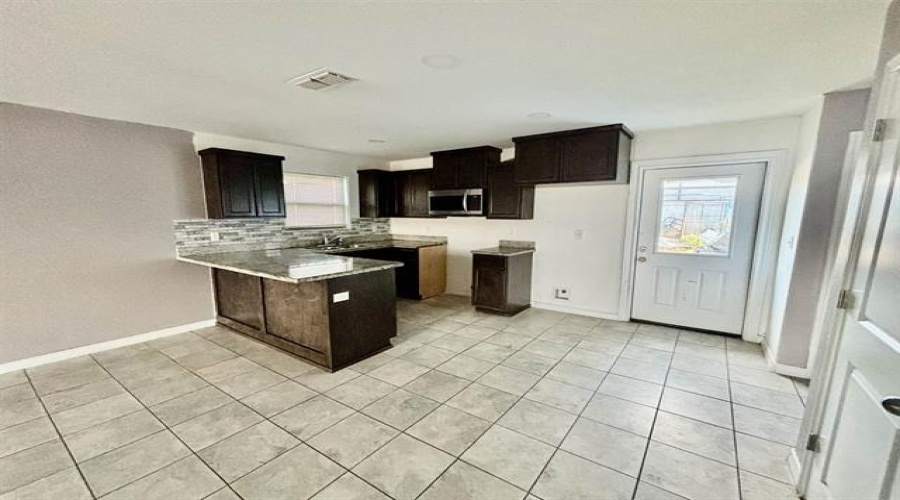2529 Sabana Ln, Laredo, Texas 78046, 4 Bedrooms Bedrooms, 5 Rooms Rooms,2 BathroomsBathrooms,Residential,For Sale,2529 Sabana Ln,20262489