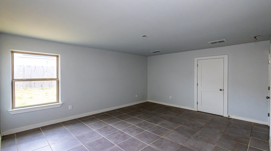 1704 Brownwood St., LAREDO, Texas 78046, 4 Bedrooms Bedrooms, 5 Rooms Rooms,2 BathroomsBathrooms,Residential,For Sale,1704 Brownwood St.,20262491
