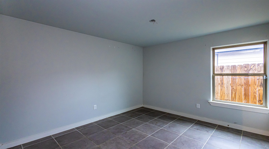 1704 Brownwood St., LAREDO, Texas 78046, 4 Bedrooms Bedrooms, 5 Rooms Rooms,2 BathroomsBathrooms,Residential,For Sale,1704 Brownwood St.,20262491
