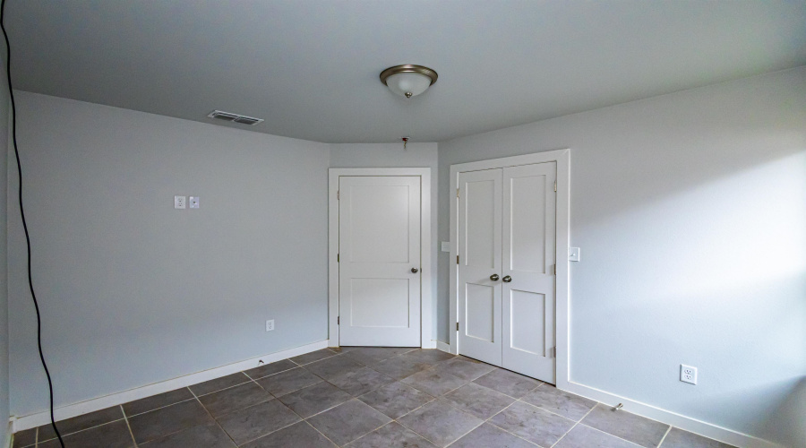 1704 Brownwood St., LAREDO, Texas 78046, 4 Bedrooms Bedrooms, 5 Rooms Rooms,2 BathroomsBathrooms,Residential,For Sale,1704 Brownwood St.,20262491