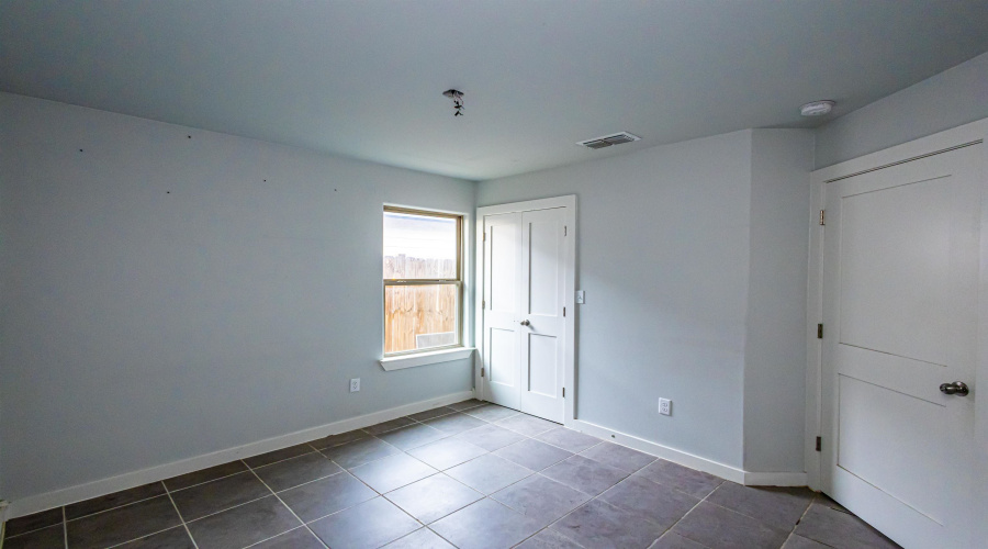 1704 Brownwood St., LAREDO, Texas 78046, 4 Bedrooms Bedrooms, 5 Rooms Rooms,2 BathroomsBathrooms,Residential,For Sale,1704 Brownwood St.,20262491