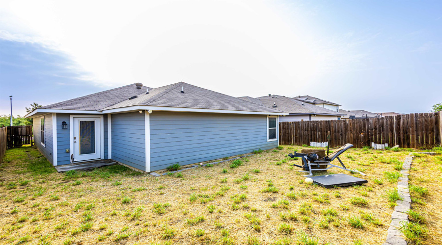 1704 Brownwood St., LAREDO, Texas 78046, 4 Bedrooms Bedrooms, 5 Rooms Rooms,2 BathroomsBathrooms,Residential,For Sale,1704 Brownwood St.,20262491