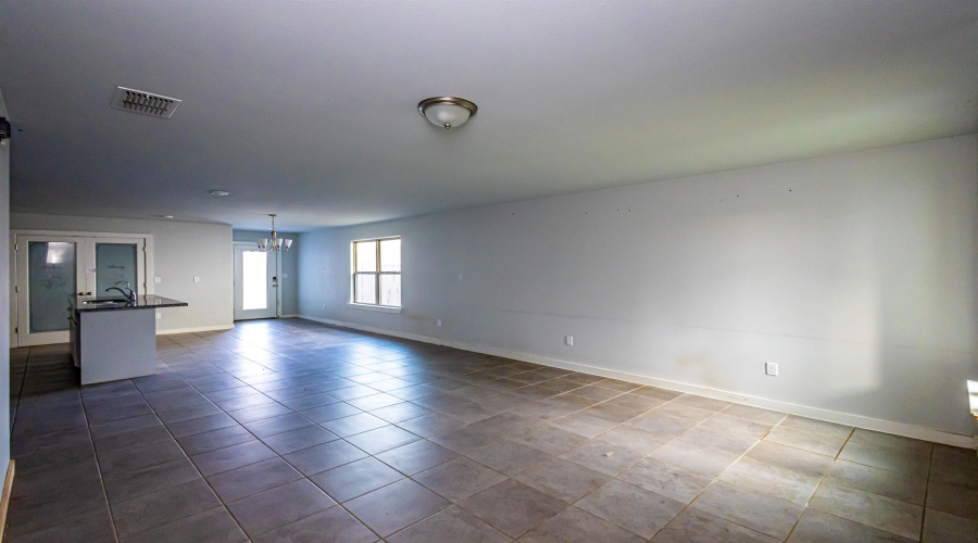 1704 Brownwood St., LAREDO, Texas 78046, 4 Bedrooms Bedrooms, 5 Rooms Rooms,2 BathroomsBathrooms,Residential,For Sale,1704 Brownwood St.,20262491