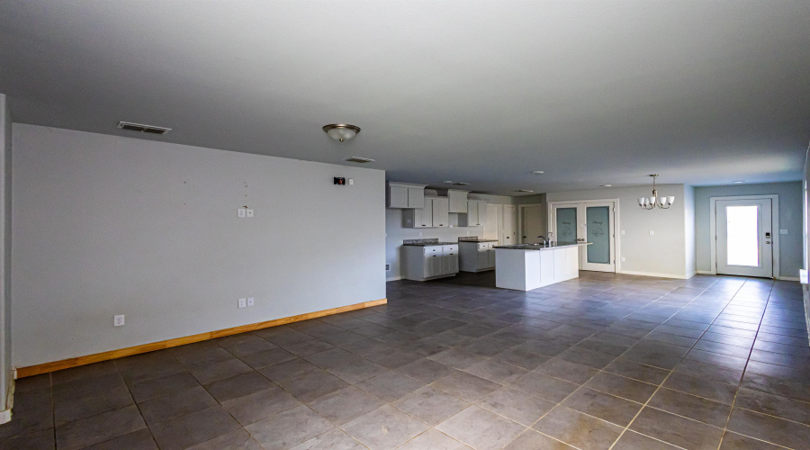 1704 Brownwood St., LAREDO, Texas 78046, 4 Bedrooms Bedrooms, 5 Rooms Rooms,2 BathroomsBathrooms,Residential,For Sale,1704 Brownwood St.,20262491
