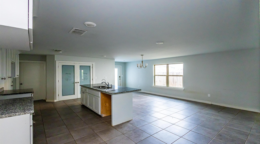 1704 Brownwood St., LAREDO, Texas 78046, 4 Bedrooms Bedrooms, 5 Rooms Rooms,2 BathroomsBathrooms,Residential,For Sale,1704 Brownwood St.,20262491