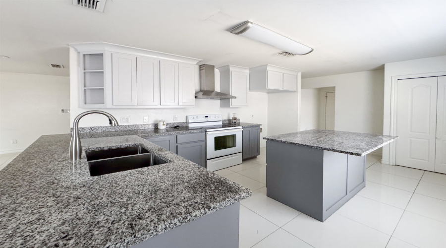 8996 Foggy Lp, Laredo, Texas 78045, 3 Bedrooms Bedrooms, 5 Rooms Rooms,2 BathroomsBathrooms,Residential,For Rent,8996 Foggy Lp,20262494