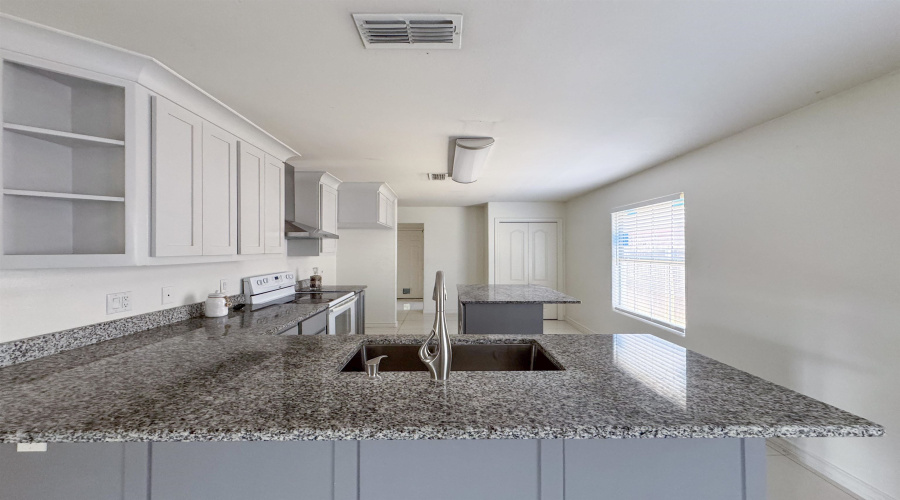 8996 Foggy Lp, Laredo, Texas 78045, 3 Bedrooms Bedrooms, 5 Rooms Rooms,2 BathroomsBathrooms,Residential,For Rent,8996 Foggy Lp,20262494