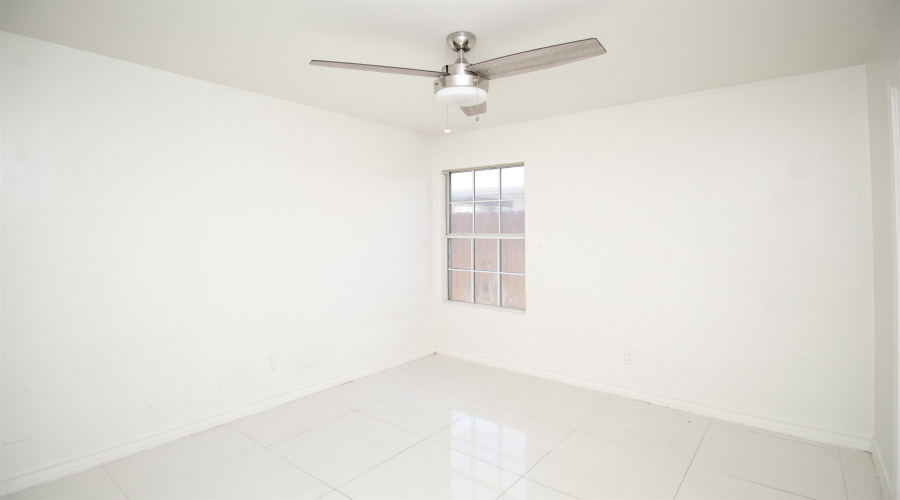 8996 Foggy Lp, Laredo, Texas 78045, 3 Bedrooms Bedrooms, 5 Rooms Rooms,2 BathroomsBathrooms,Residential,For Rent,8996 Foggy Lp,20262494