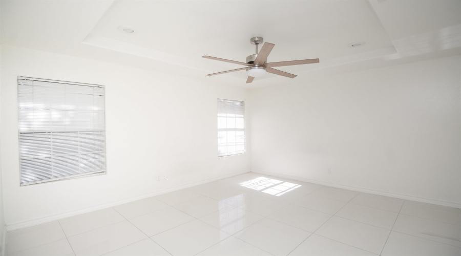 8996 Foggy Lp, Laredo, Texas 78045, 3 Bedrooms Bedrooms, 5 Rooms Rooms,2 BathroomsBathrooms,Residential,For Rent,8996 Foggy Lp,20262494