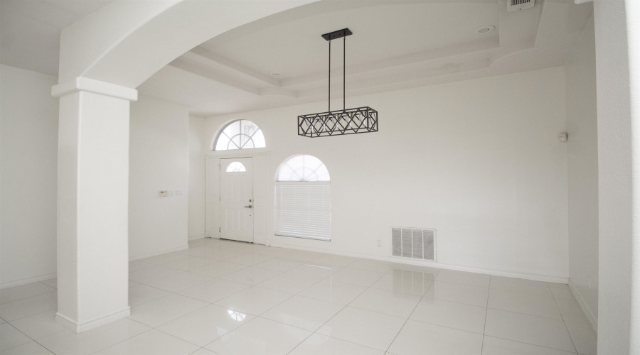 8996 Foggy Lp, Laredo, Texas 78045, 3 Bedrooms Bedrooms, 5 Rooms Rooms,2 BathroomsBathrooms,Residential,For Rent,8996 Foggy Lp,20262494