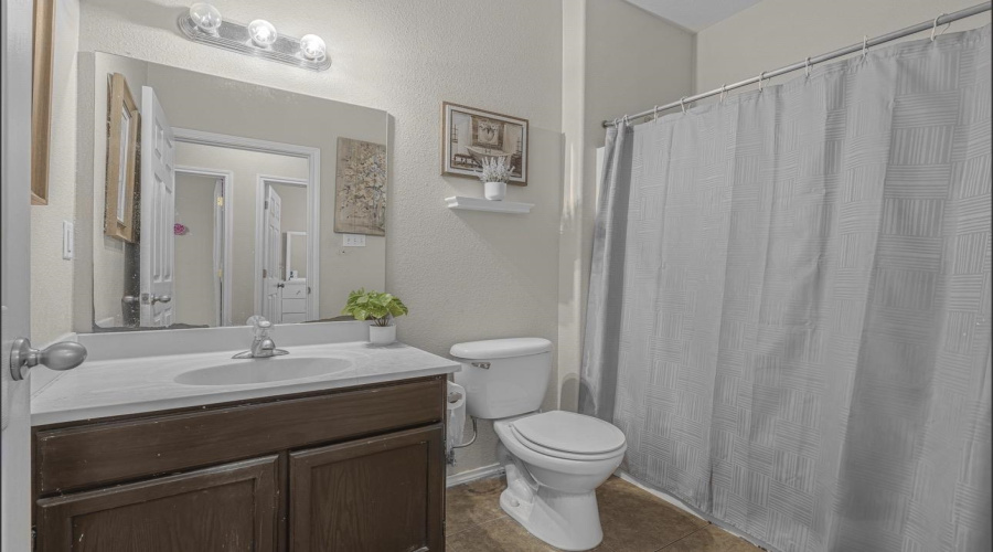 11168 Capistran Lp, Laredo, Texas 78045, 3 Bedrooms Bedrooms, 5 Rooms Rooms,2 BathroomsBathrooms,Residential,For Sale,11168 Capistran Lp,20262498