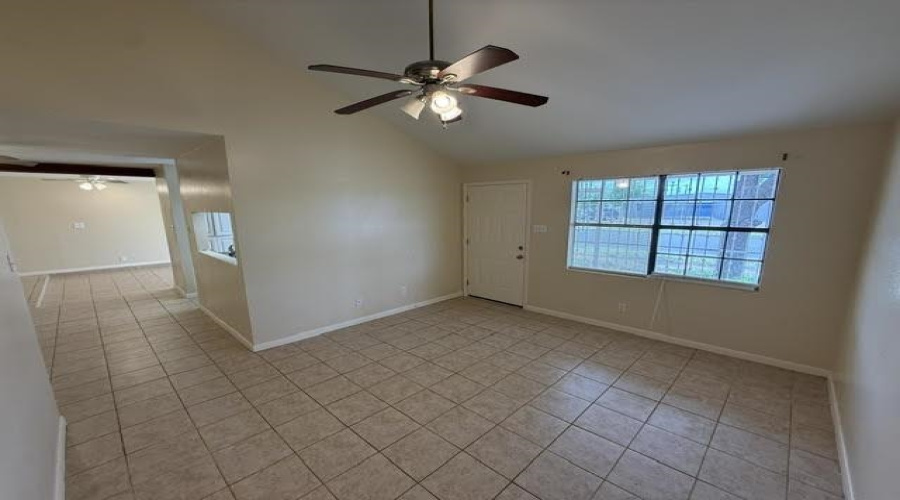 126 Atlanta Dr, Laredo, Texas 78045, 3 Bedrooms Bedrooms, 5 Rooms Rooms,2 BathroomsBathrooms,Residential,For Rent,126 Atlanta Dr,20262499