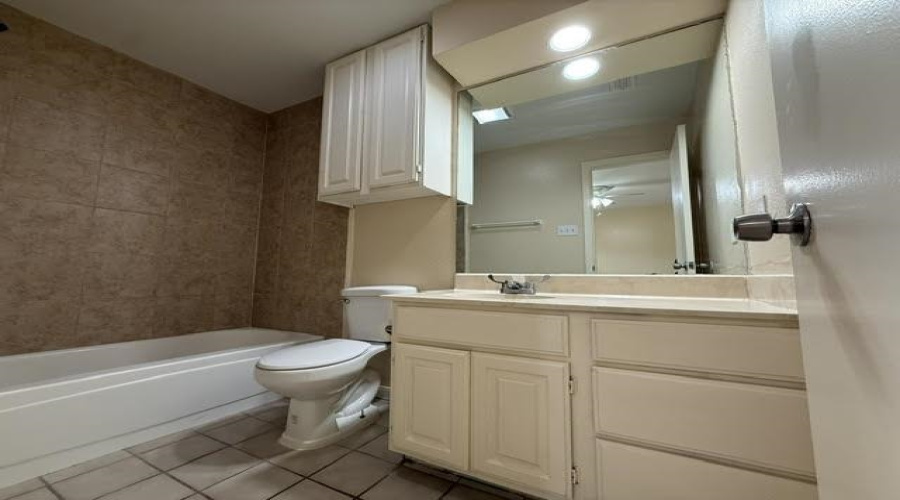 126 Atlanta Dr, Laredo, Texas 78045, 3 Bedrooms Bedrooms, 5 Rooms Rooms,2 BathroomsBathrooms,Residential,For Rent,126 Atlanta Dr,20262499
