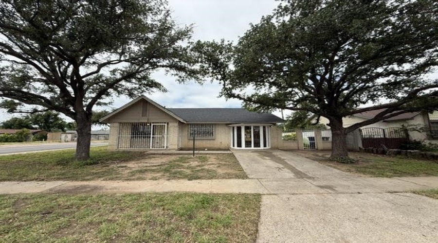 126 Atlanta Dr, Laredo, Texas 78045, 3 Bedrooms Bedrooms, 5 Rooms Rooms,2 BathroomsBathrooms,Residential,For Rent,126 Atlanta Dr,20262499