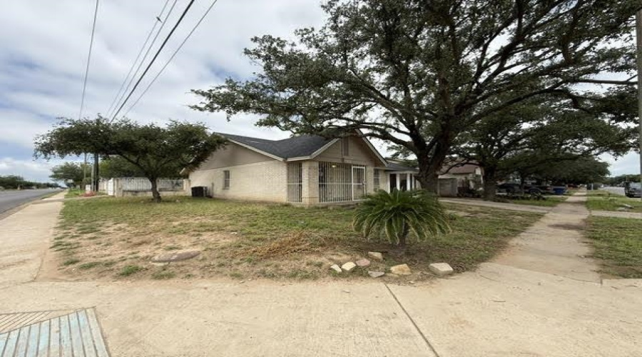 126 Atlanta Dr, Laredo, Texas 78045, 3 Bedrooms Bedrooms, 5 Rooms Rooms,2 BathroomsBathrooms,Residential,For Rent,126 Atlanta Dr,20262499