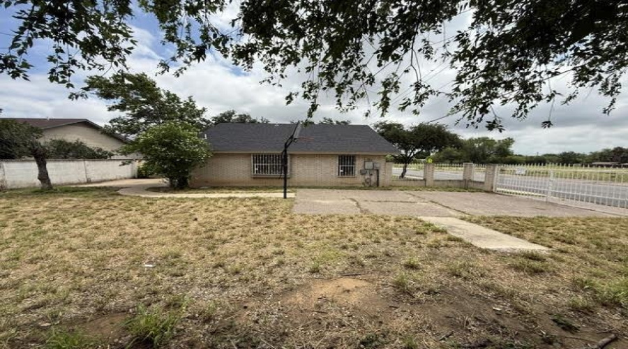 126 Atlanta Dr, Laredo, Texas 78045, 3 Bedrooms Bedrooms, 5 Rooms Rooms,2 BathroomsBathrooms,Residential,For Rent,126 Atlanta Dr,20262499