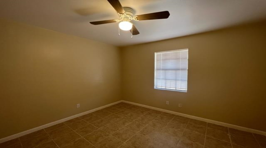 126 Atlanta Dr, Laredo, Texas 78045, 3 Bedrooms Bedrooms, 5 Rooms Rooms,2 BathroomsBathrooms,Residential,For Sale,126 Atlanta Dr,20262500