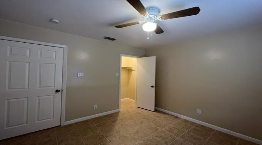 126 Atlanta Dr, Laredo, Texas 78045, 3 Bedrooms Bedrooms, 5 Rooms Rooms,2 BathroomsBathrooms,Residential,For Sale,126 Atlanta Dr,20262500