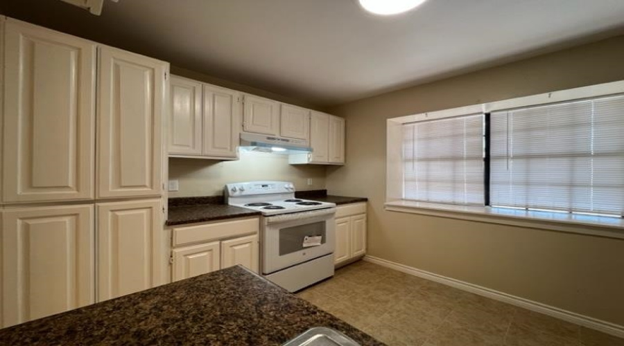 126 Atlanta Dr, Laredo, Texas 78045, 3 Bedrooms Bedrooms, 5 Rooms Rooms,2 BathroomsBathrooms,Residential,For Sale,126 Atlanta Dr,20262500