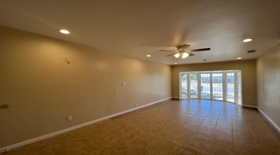 126 Atlanta Dr, Laredo, Texas 78045, 3 Bedrooms Bedrooms, 5 Rooms Rooms,2 BathroomsBathrooms,Residential,For Sale,126 Atlanta Dr,20262500